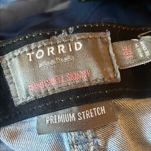 Torrid Bombshell Skinny Jeans in Light Blue 18R